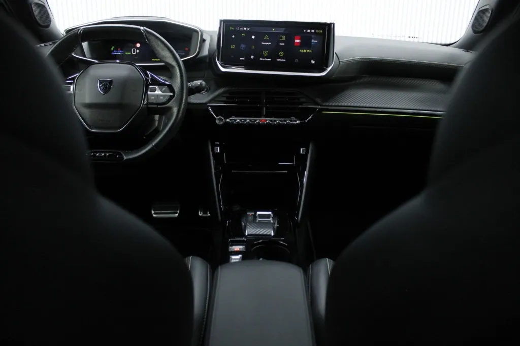 Peugeot e-2008