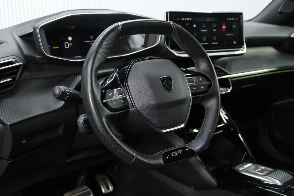 Peugeot e-2008