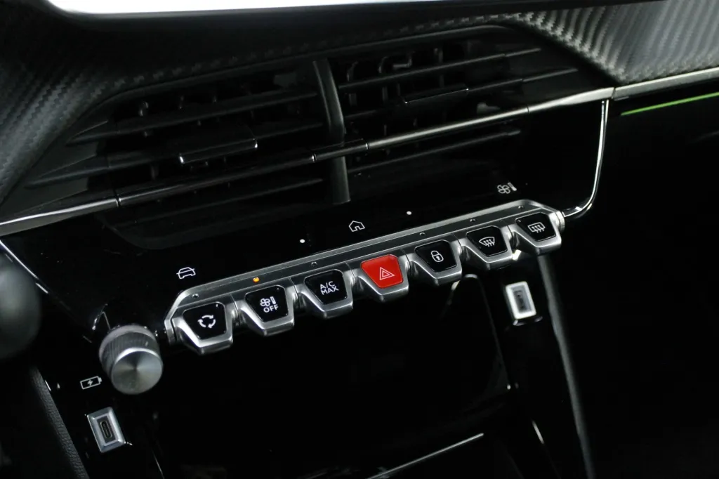 Peugeot e-2008