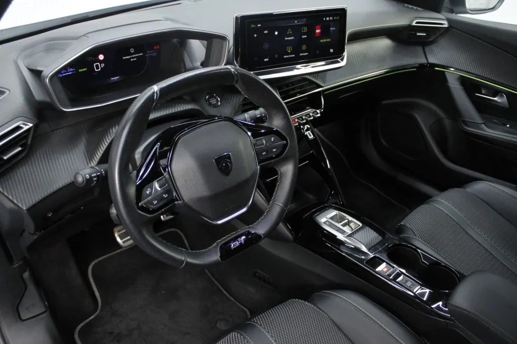 Peugeot e-2008