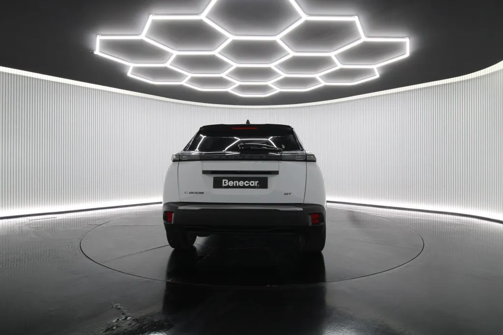 Peugeot e-2008