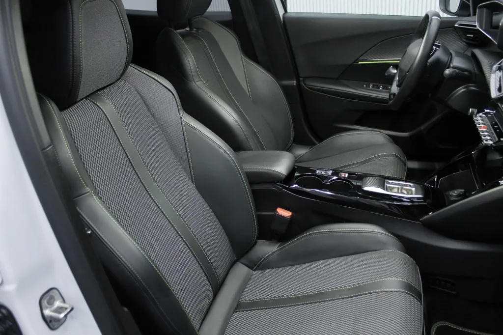 Peugeot e-2008