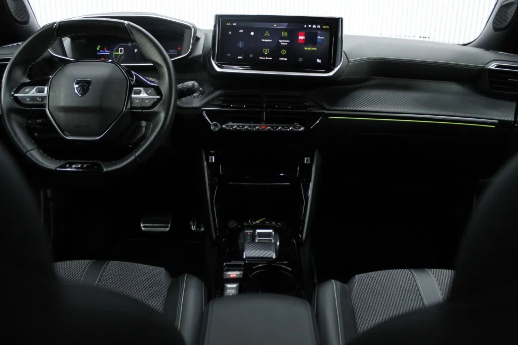 Peugeot e-2008