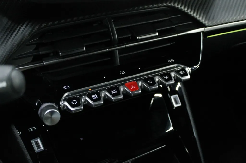 Peugeot e-2008