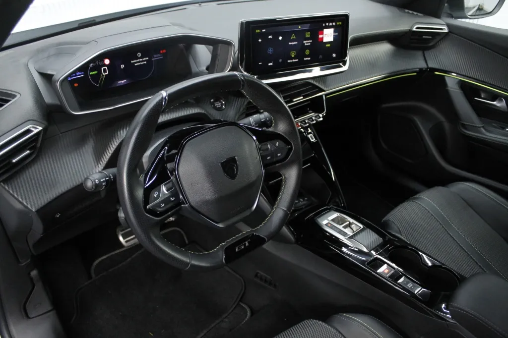 Peugeot e-2008