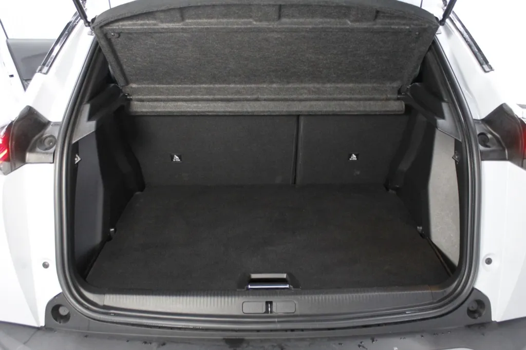 Peugeot e-2008