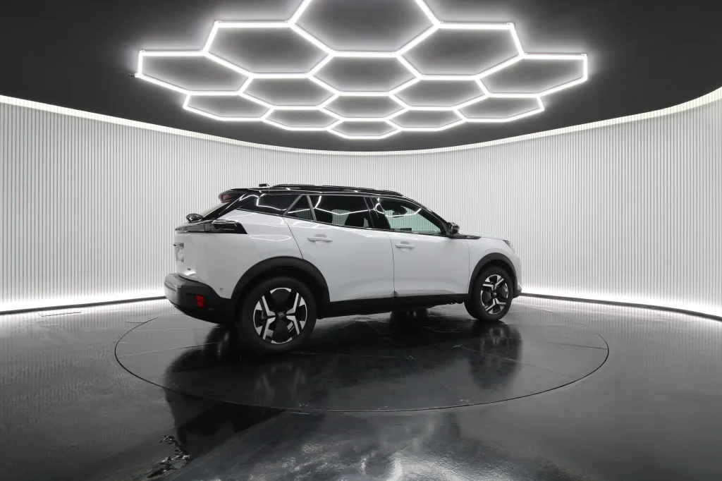Peugeot e-2008