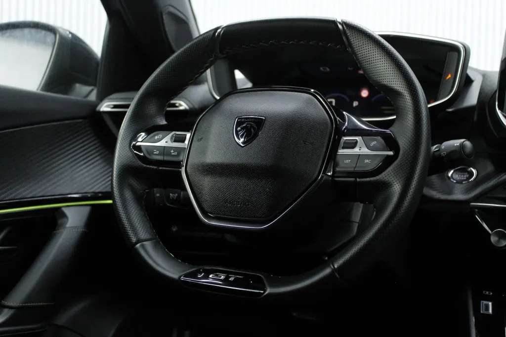 Peugeot e-2008