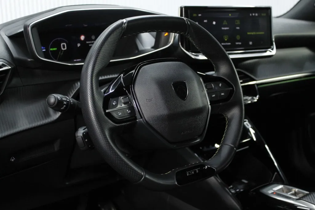 Peugeot e-2008