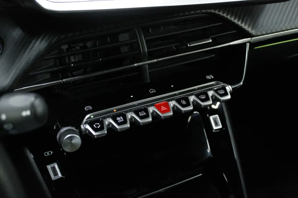 Peugeot e-2008