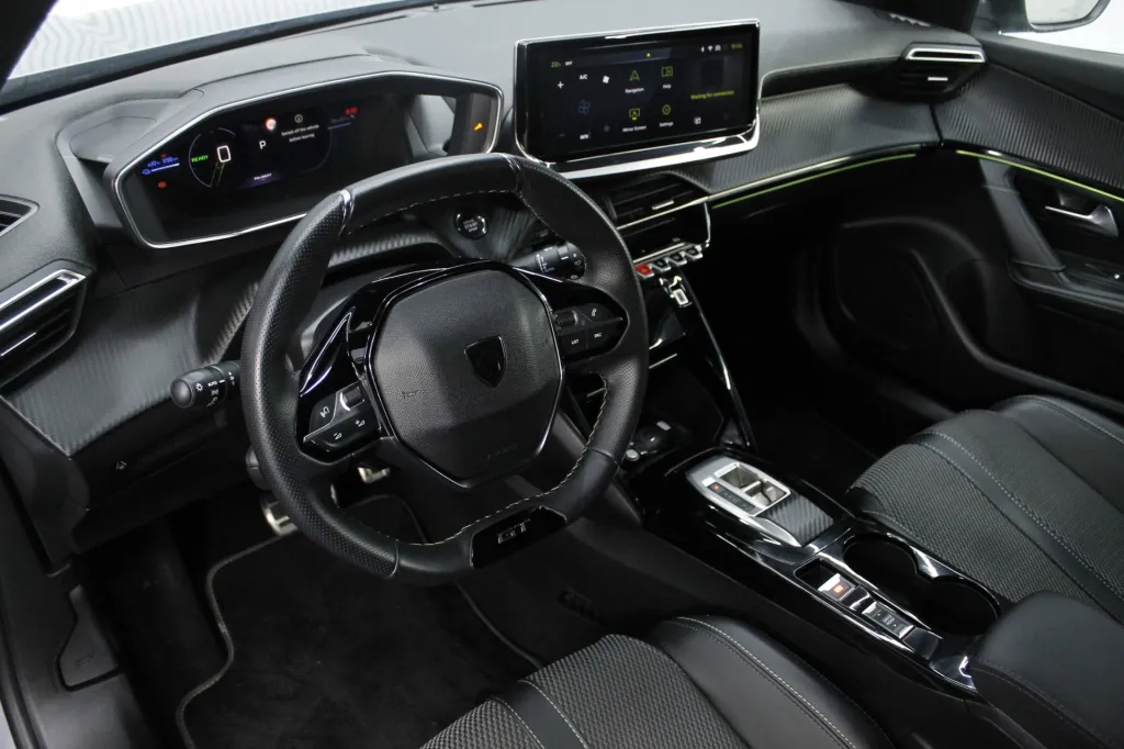 Peugeot e-2008