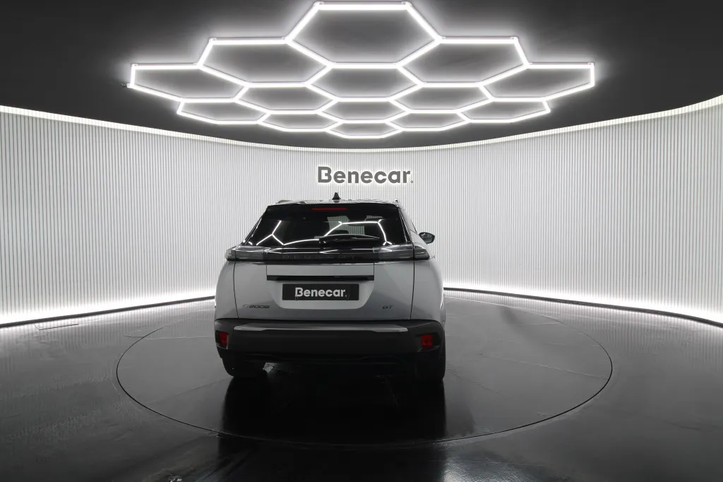 Peugeot e-2008