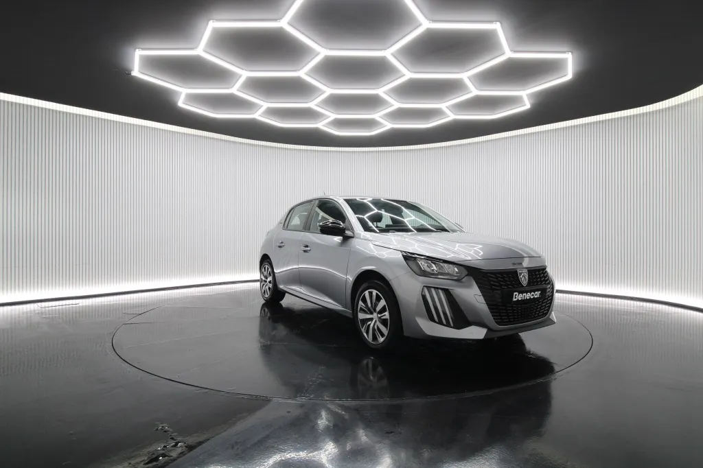 Peugeot e-208