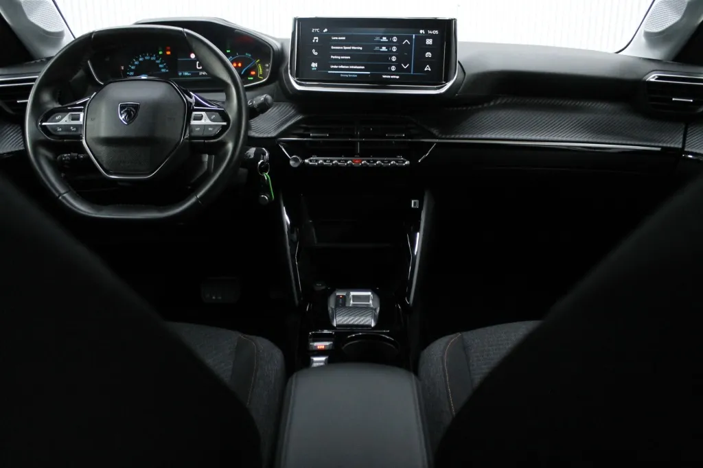 Peugeot e-208