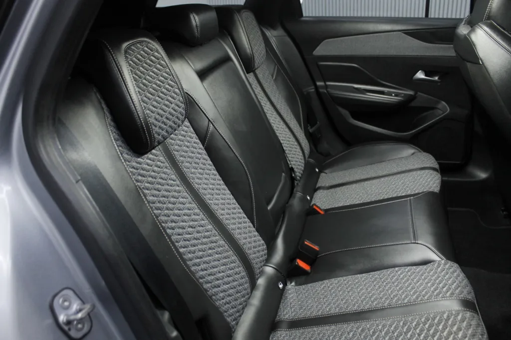 Peugeot e-308 SW