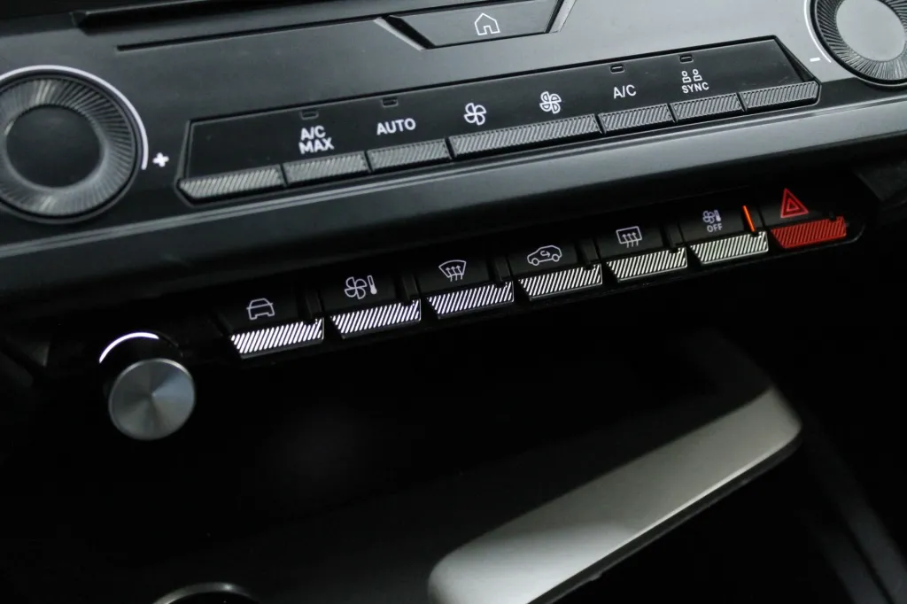 Peugeot e-308 SW