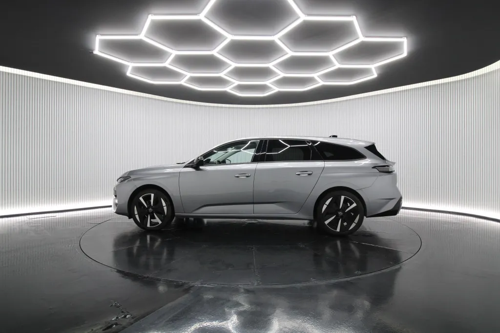 Peugeot e-308 SW