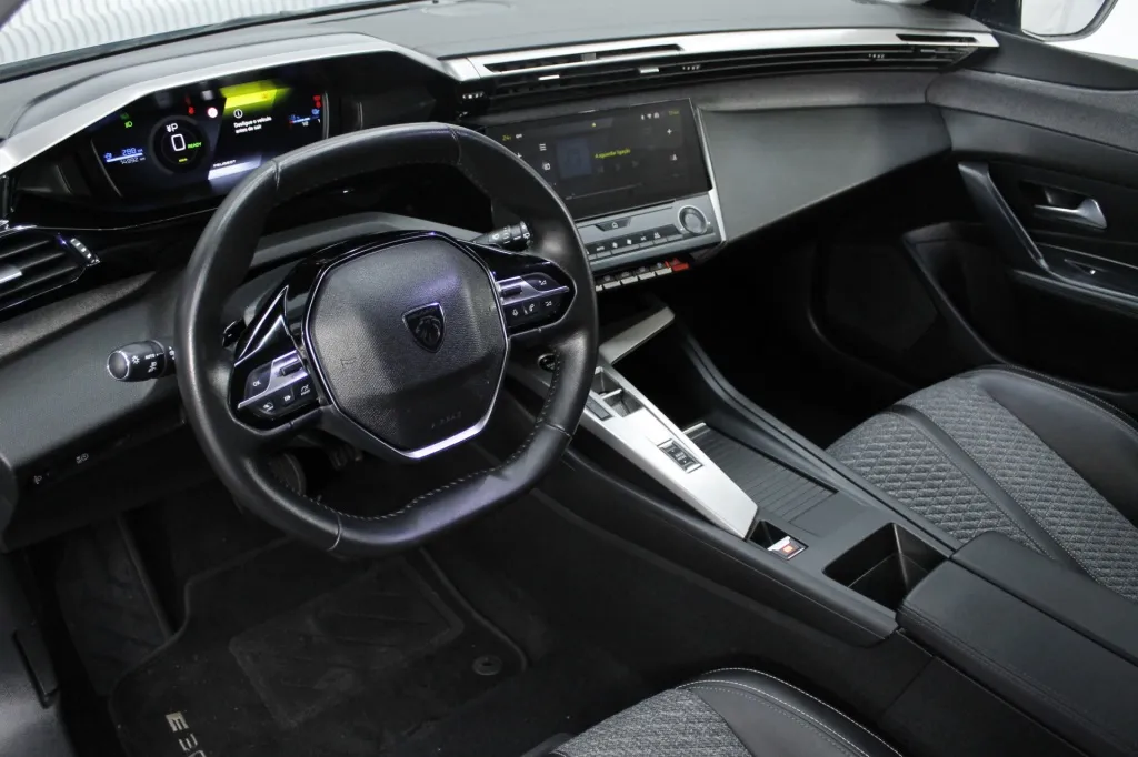 Peugeot e-308 SW