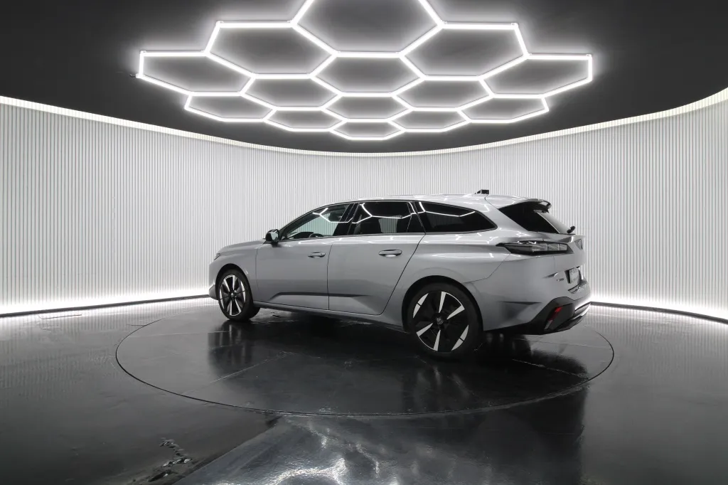 Peugeot e-308 SW