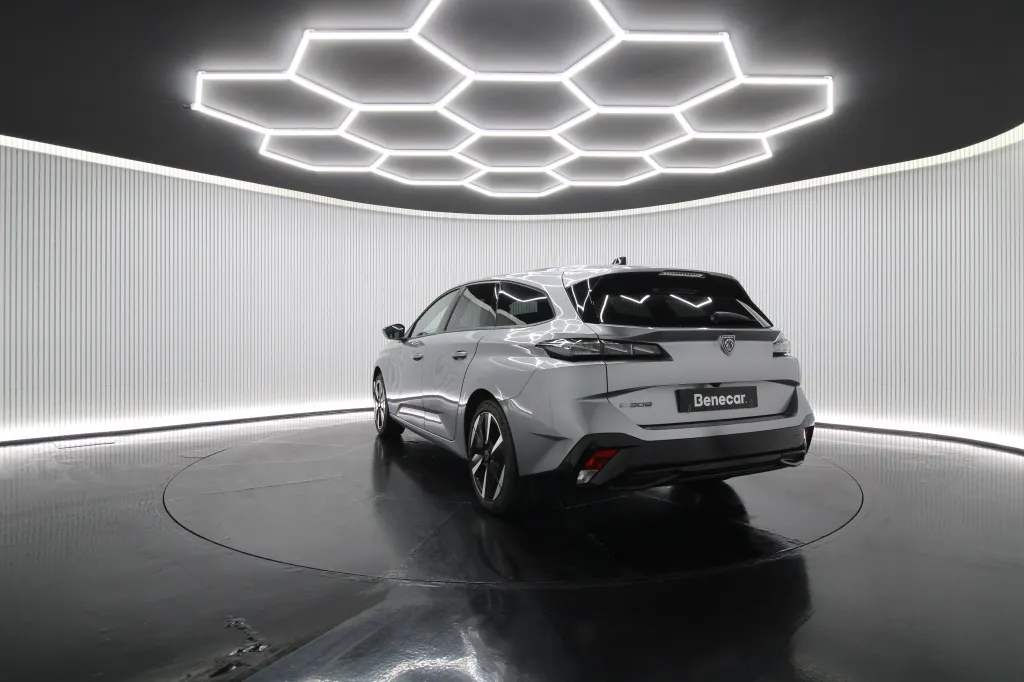 Peugeot e-308 SW