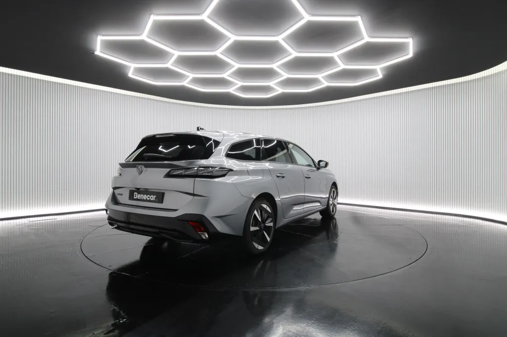 Peugeot e-308 SW