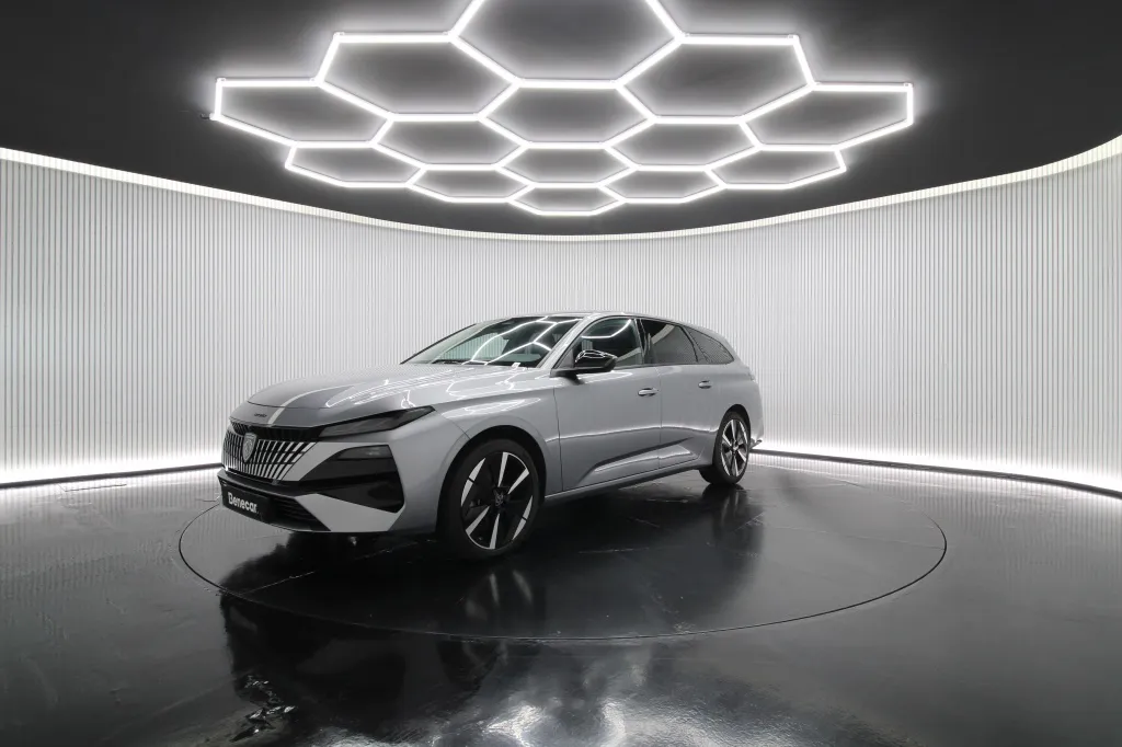 Peugeot e-308 SW