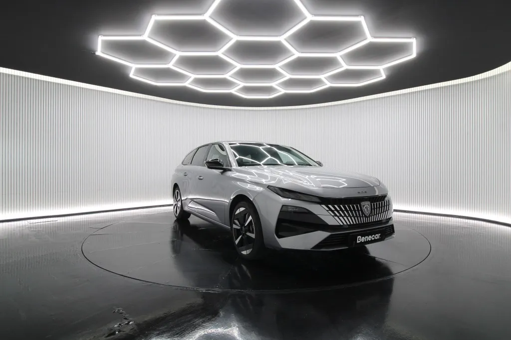 Peugeot e-308 SW