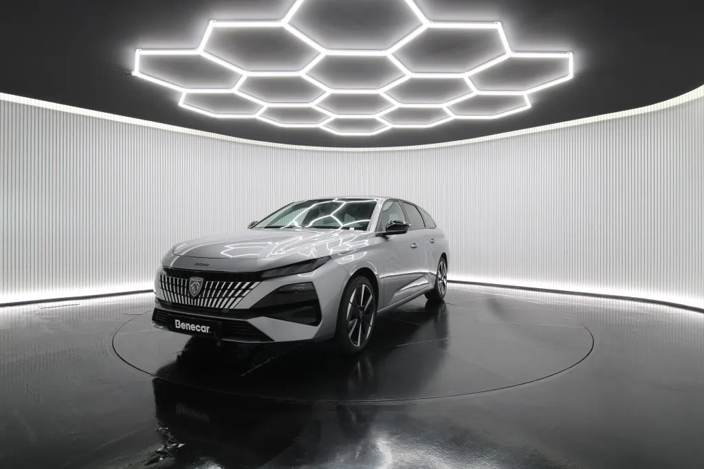 Peugeot e-308 SW