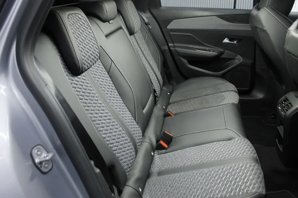 Peugeot e-308 SW