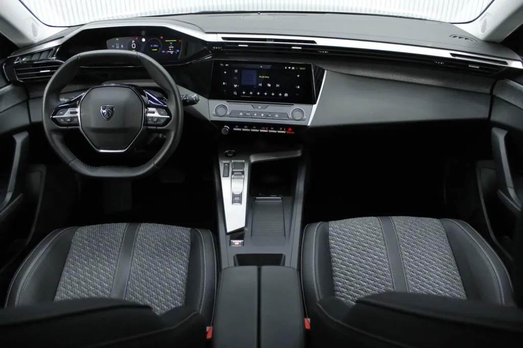 Peugeot e-308 SW