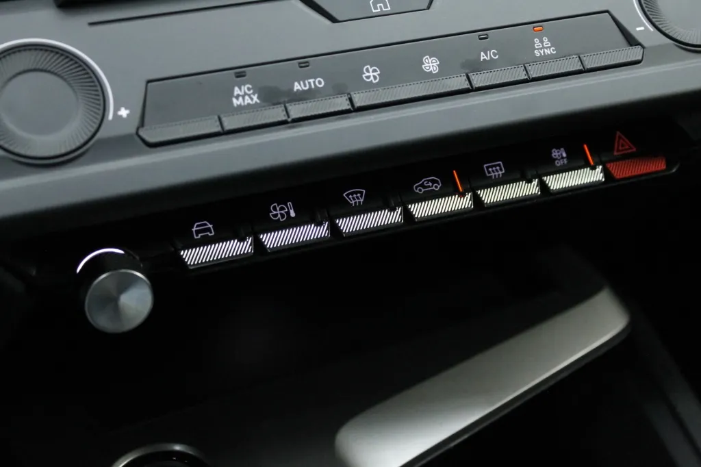 Peugeot e-308 SW
