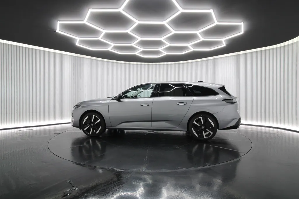 Peugeot e-308 SW