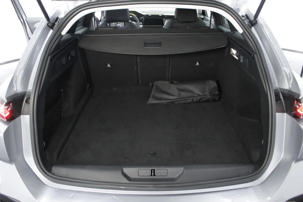 Peugeot e-308 SW