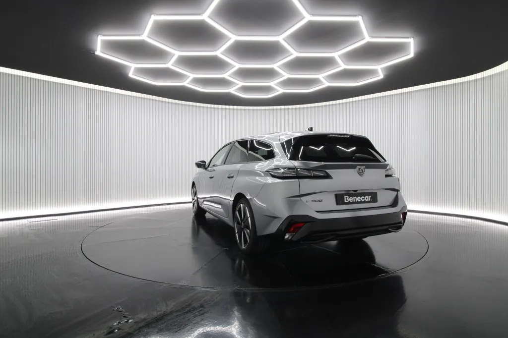 Peugeot e-308 SW