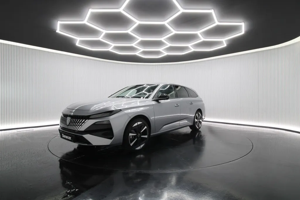 Peugeot e-308 SW
