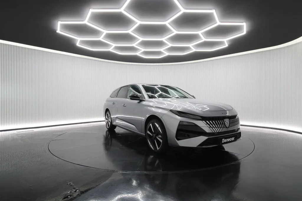Peugeot e-308 SW