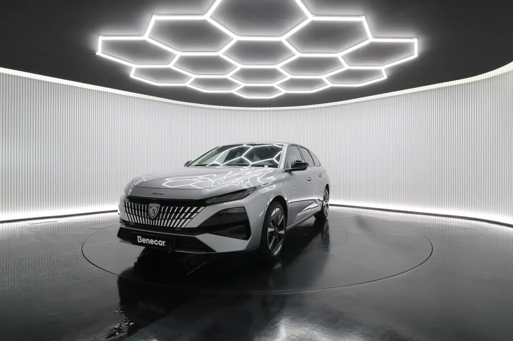 Peugeot e-308 SW