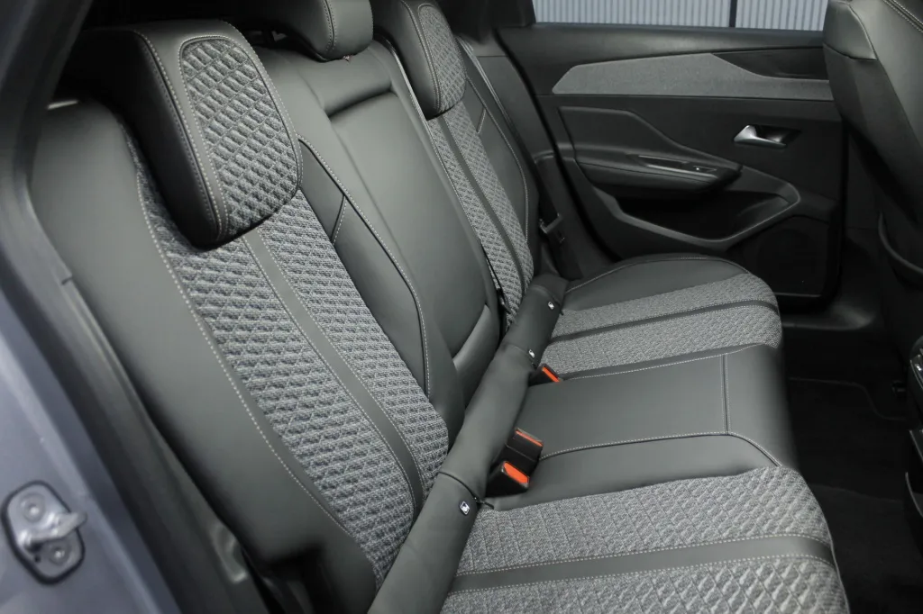 Peugeot e-308 SW