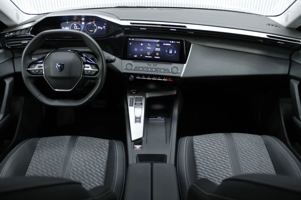 Peugeot e-308 SW