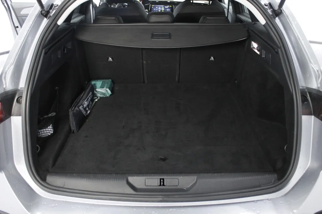 Peugeot e-308 SW