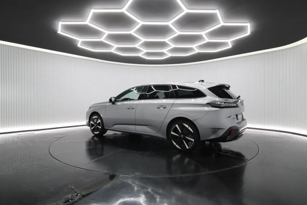 Peugeot e-308 SW