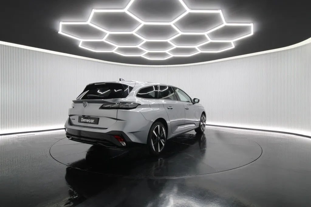 Peugeot e-308 SW