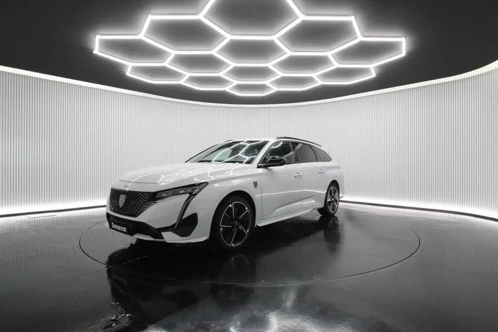 Peugeot e-308 SW