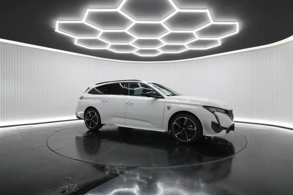 Peugeot e-308 SW