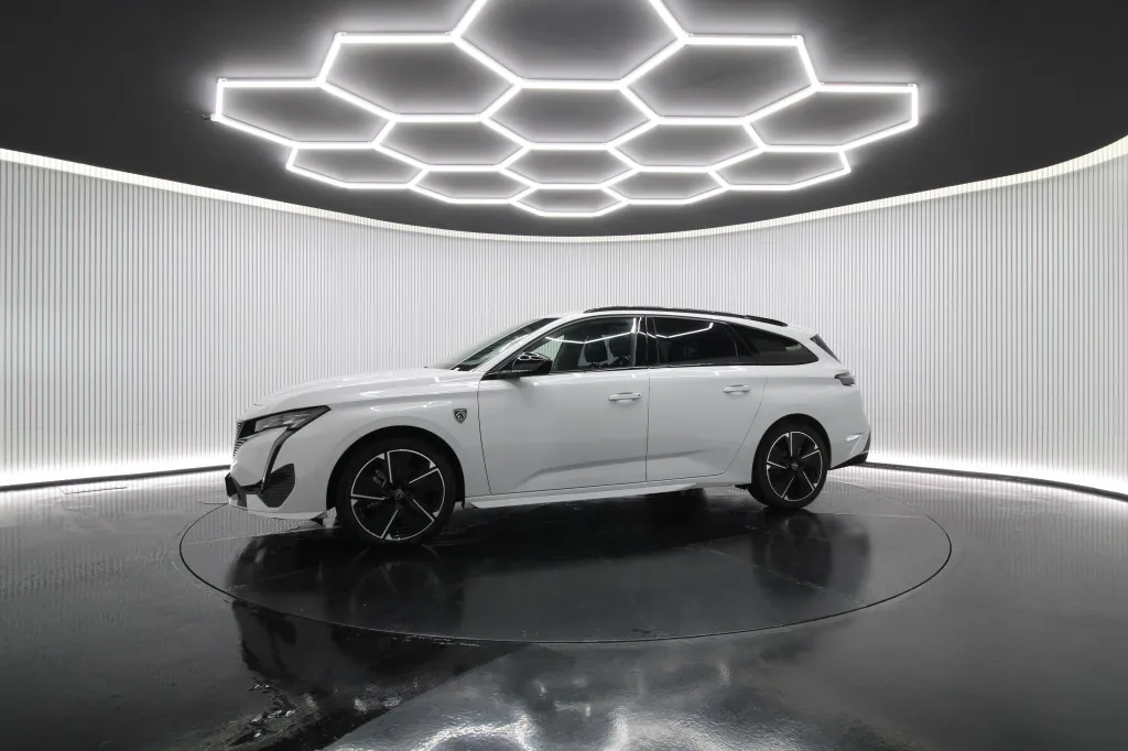 Peugeot e-308 SW
