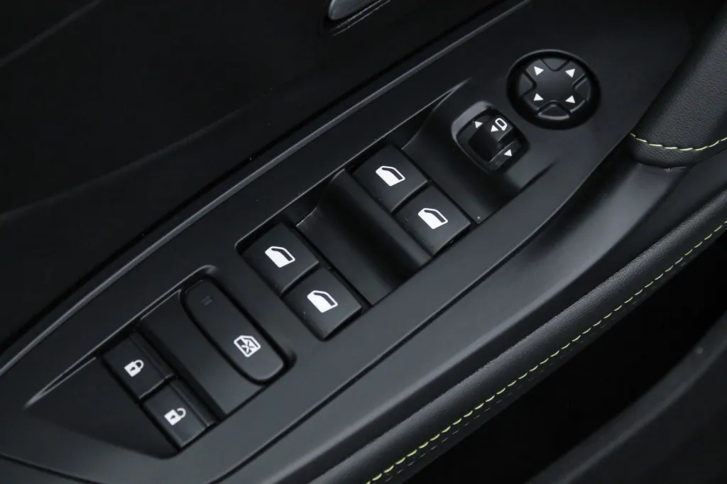 Peugeot e-308 SW