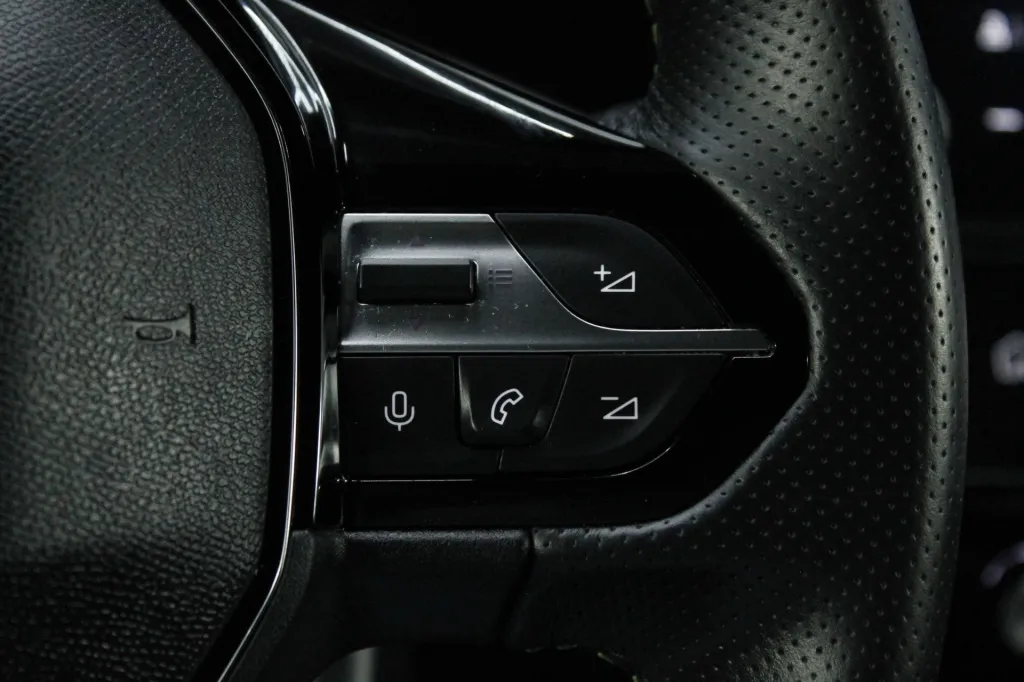 Peugeot e-308 SW