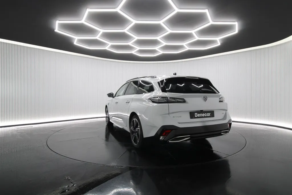 Peugeot e-308 SW