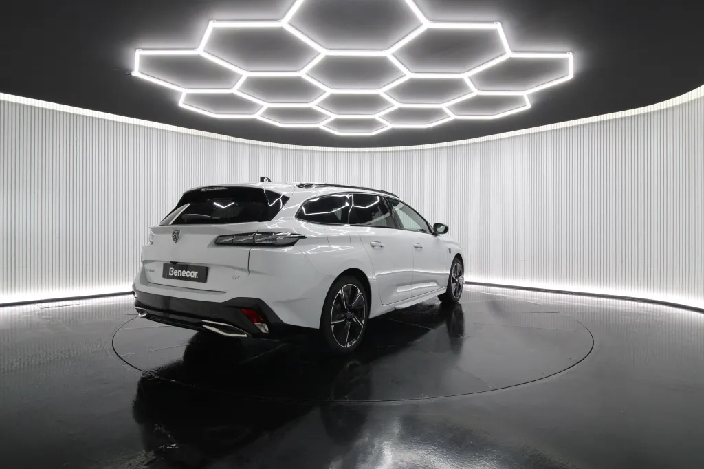 Peugeot e-308 SW