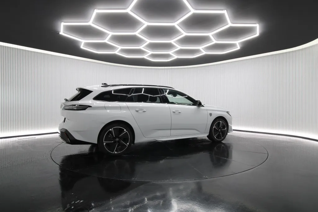 Peugeot e-308 SW